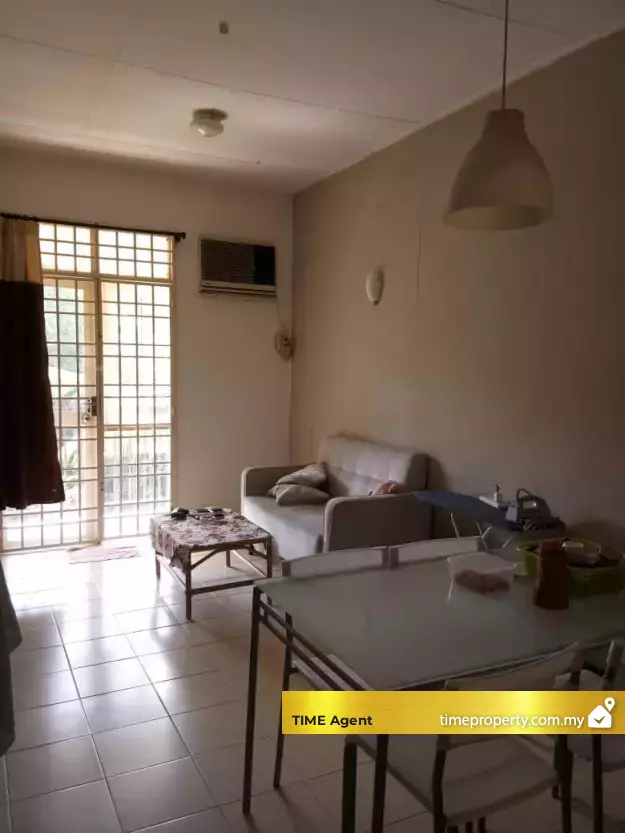 Bayu Emas Apartment — photo 1