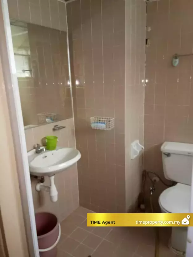 Bayu Emas Apartment — photo 4