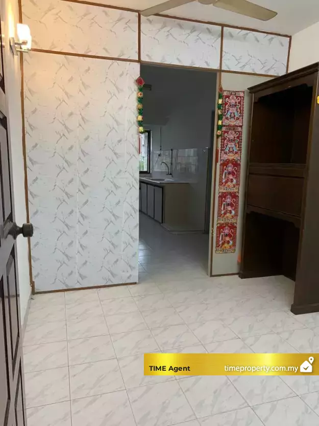 Flat Farlim 4 (Block 4D &amp; 4E) — photo 1