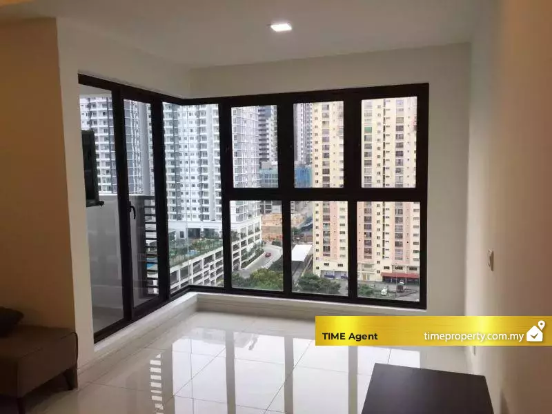 Royalle Condominium — photo 1