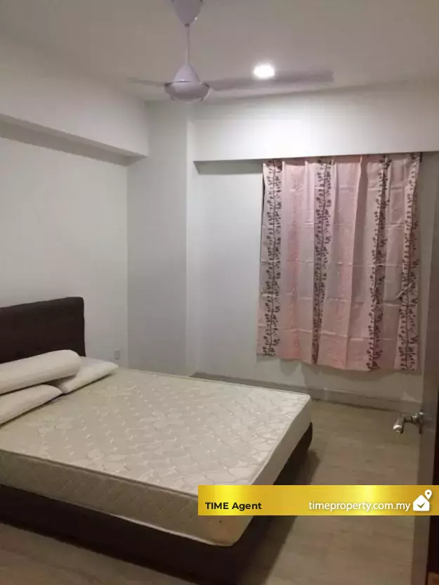 Royalle Condominium — photo 4