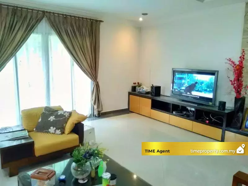 Putra Hills — photo 1