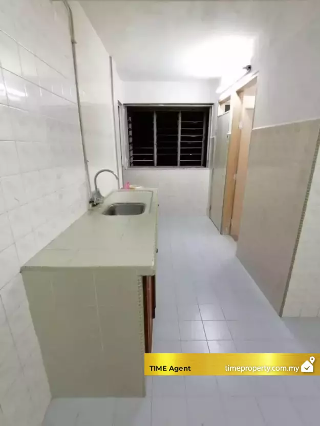 Flat Taman Lip Sin (Block 6) — photo 1