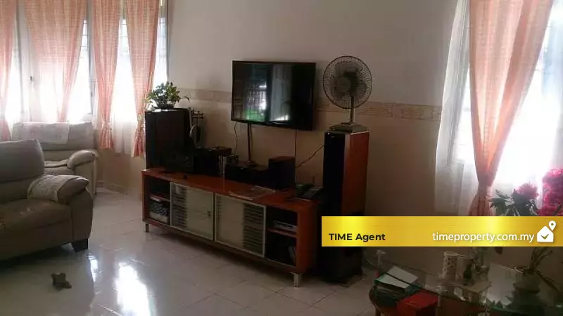 Taman Idaman — photo 1
