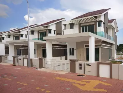 Royale Heights