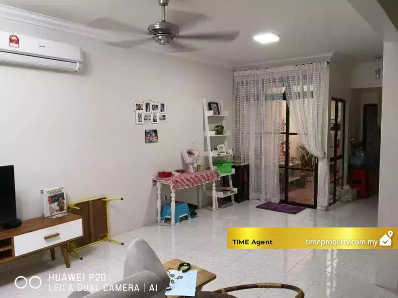Taman Idaman — photo 1