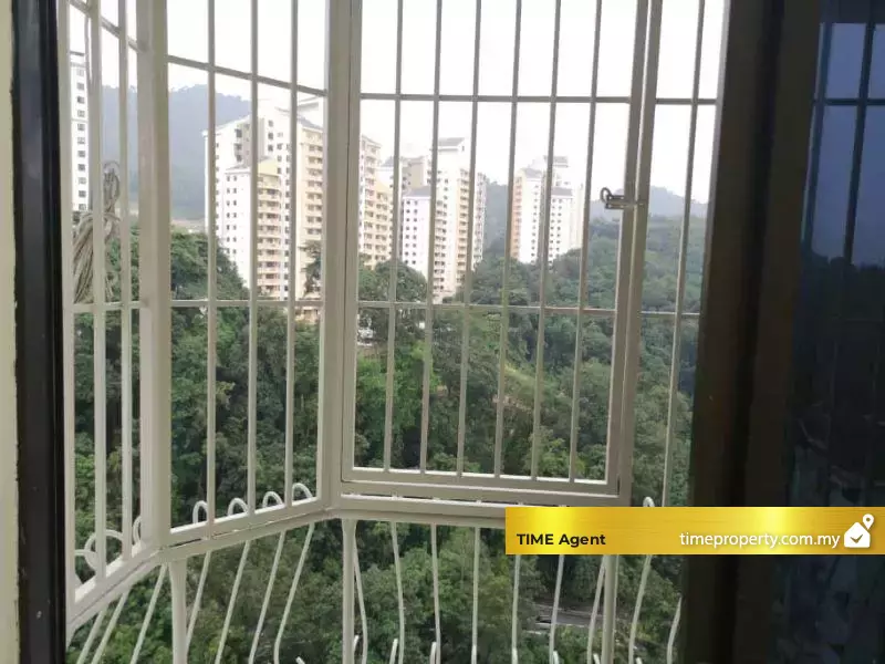 Vista Condominium — photo 2
