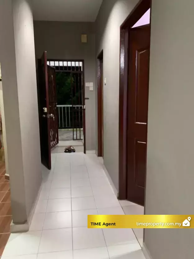 Bayu Emas Apartment — photo 2