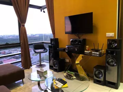 Woodsbury Suites