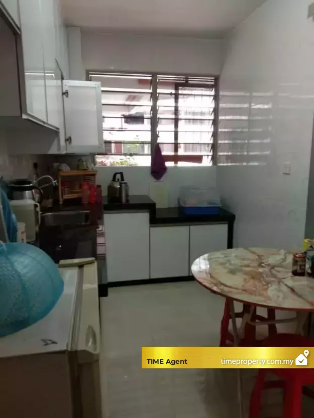 Flat Taman Lip Sin (Block 1, 3 &amp; 5) — photo 2