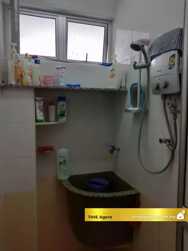 Flat Taman Lip Sin (Block 1, 3 &amp; 5) — photo 3