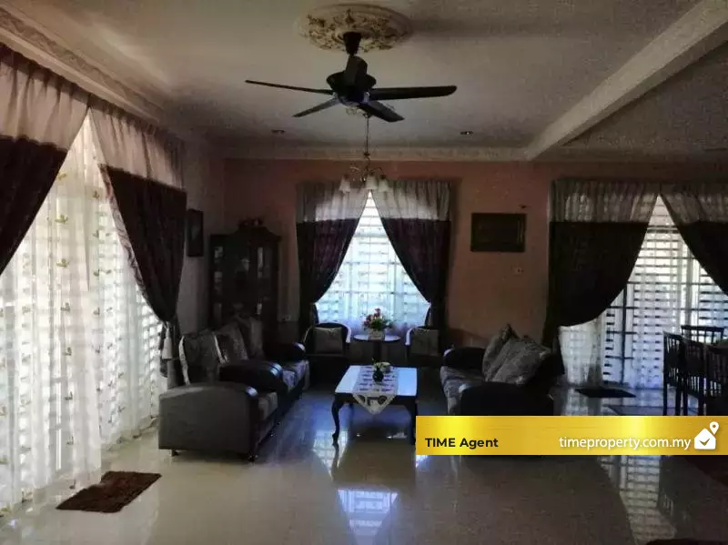 Taman Merbau Indah — photo 1