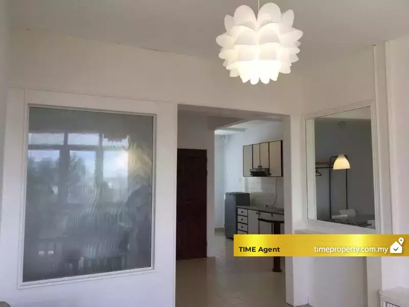 Bayu Emas Apartment — photo 2