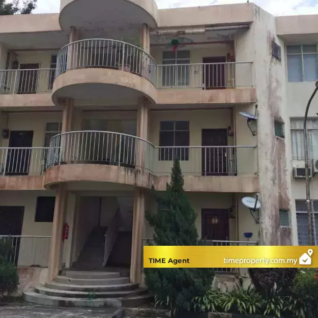 Bayu Emas Apartment — photo 1
