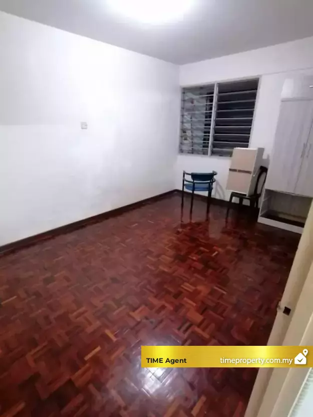 Flat Taman Lip Sin (Block 6) — photo 1
