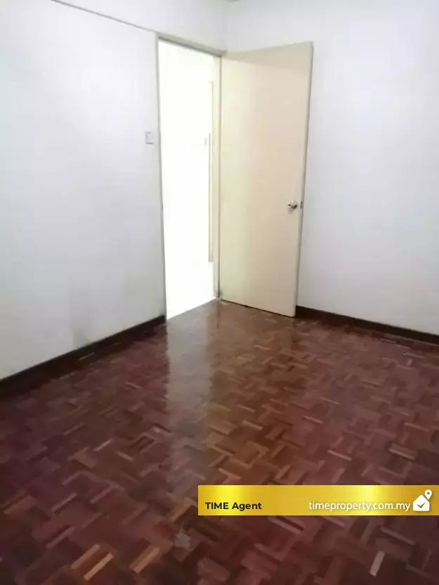 Flat Taman Lip Sin (Block 6) — photo 2