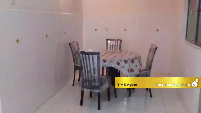 Putra Place Condominium — photo 1
