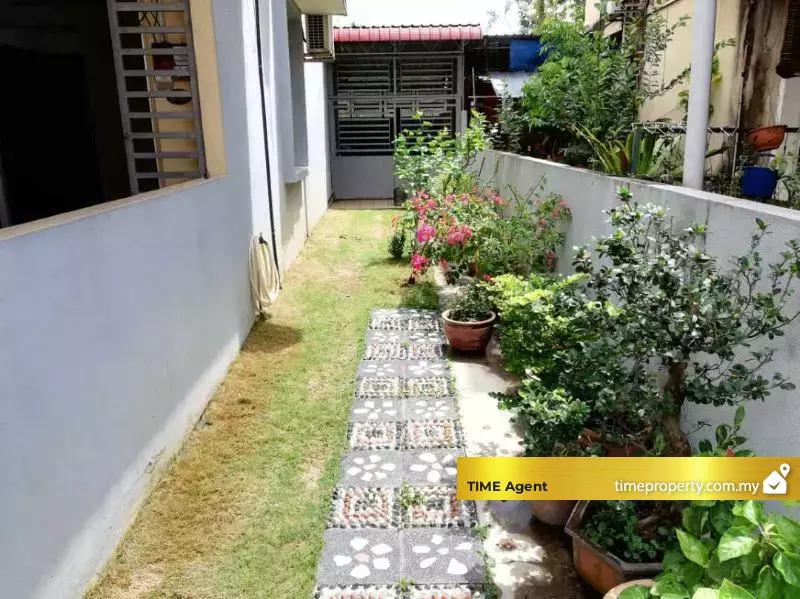 Taman Segar Jaya — photo 1