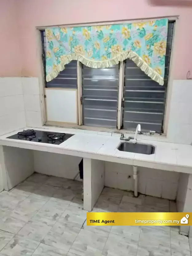 Flat Taman Kelisa (Block D &amp; E) — photo 3