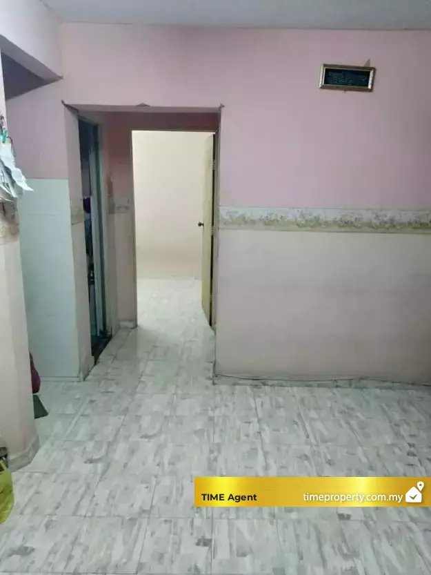 Flat Taman Kelisa (Block D &amp; E) — photo 4