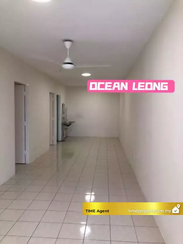 Desa Putra (Queensbay) — photo 2