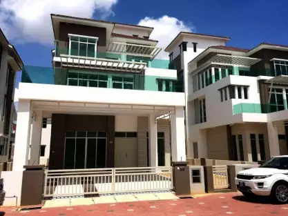 Royale Heights
