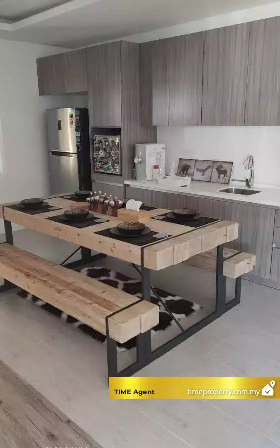 LakeFront Residence — photo 1