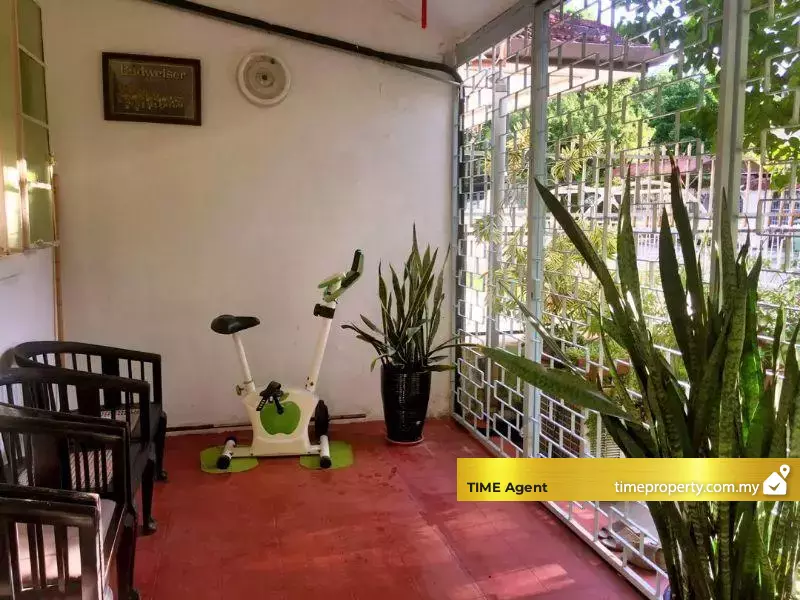 Taman Lintang — photo 1