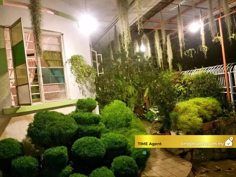 Taman Lintang — photo 2