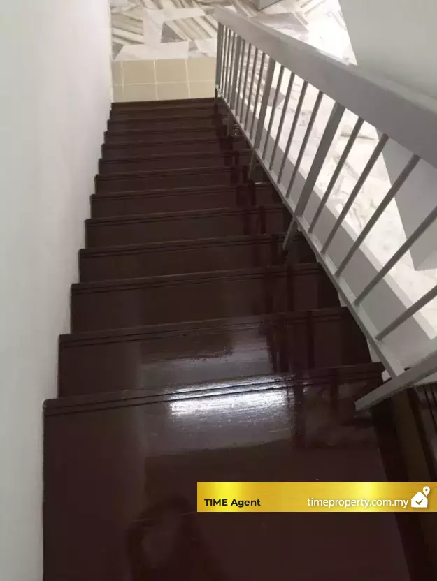 Taman Saujana Puchong — photo 5