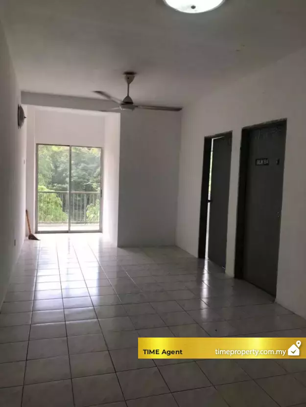 Golden Villa — photo 1