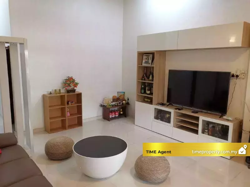 Taman Continental — photo 1