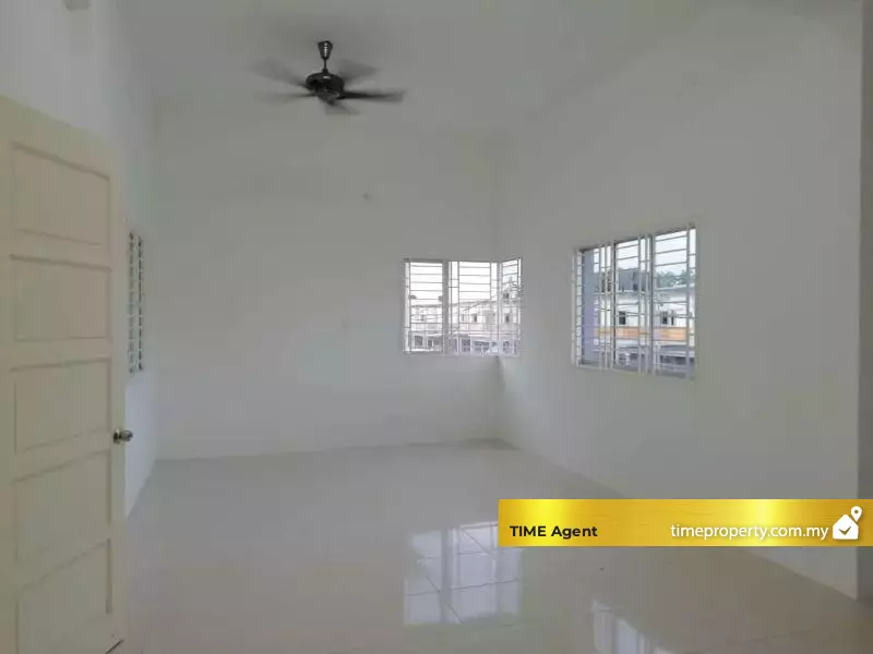 Taman Angsana — photo 1