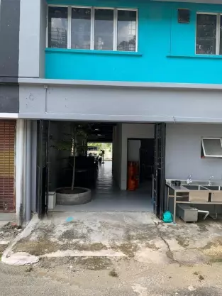 Pusat Perniagaan Raya Barat