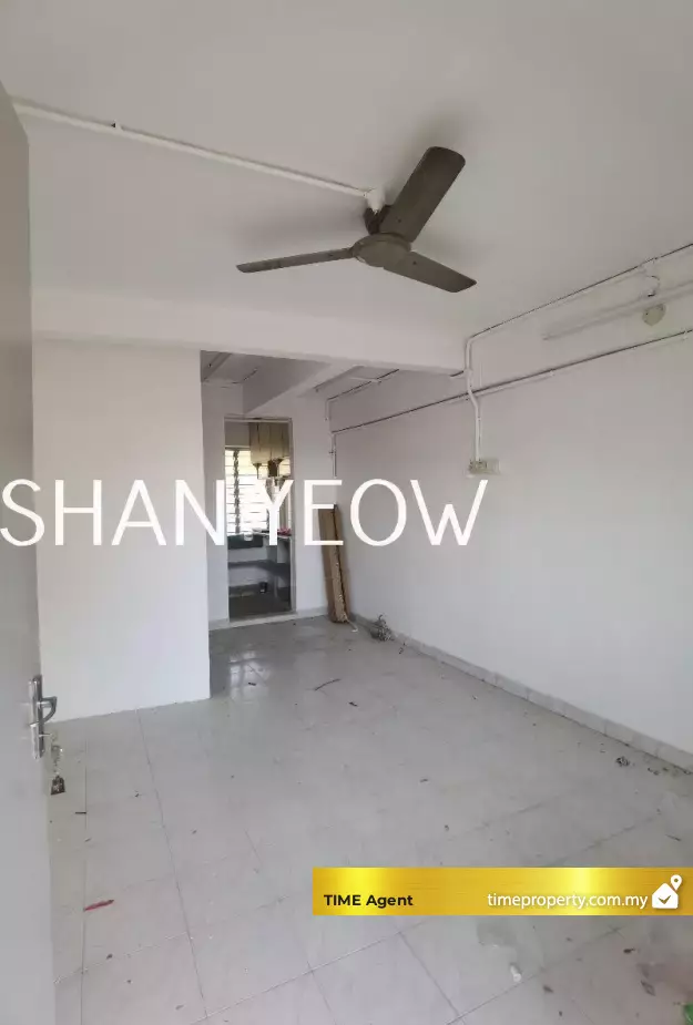 Flat Jalan Mohd Saad — photo 1