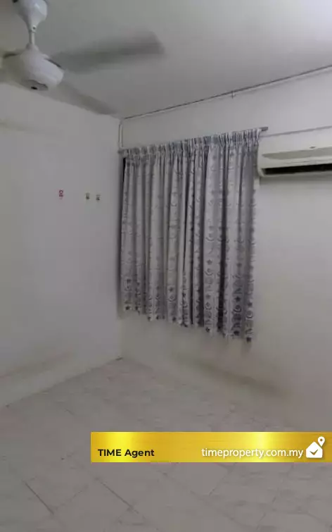 Flat Taman Lip Sin (Block 1, 3 &amp; 5) — photo 2