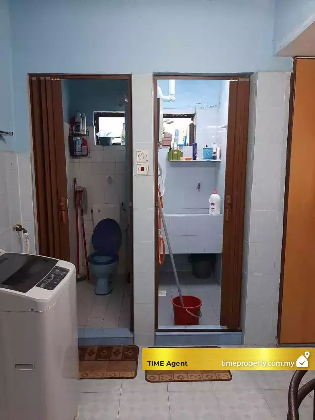 Desa Permai Indah (Block C, D, E, F, G, H, J &amp; T ) — photo 2