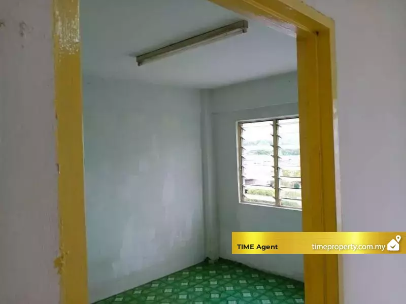 Flat Taman Tun Teja (Dahlia &amp; Cempaka) — photo 4