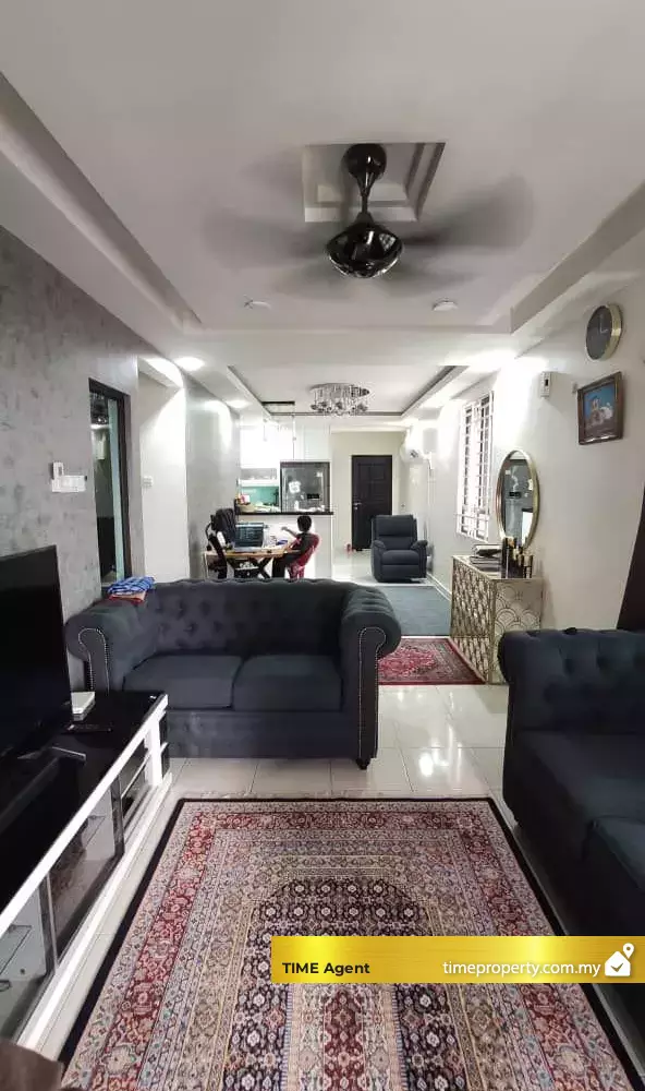 Indah Alam — photo 1