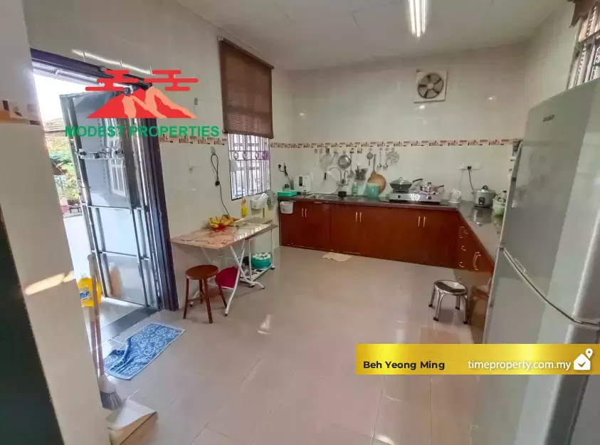 Property Photo 3