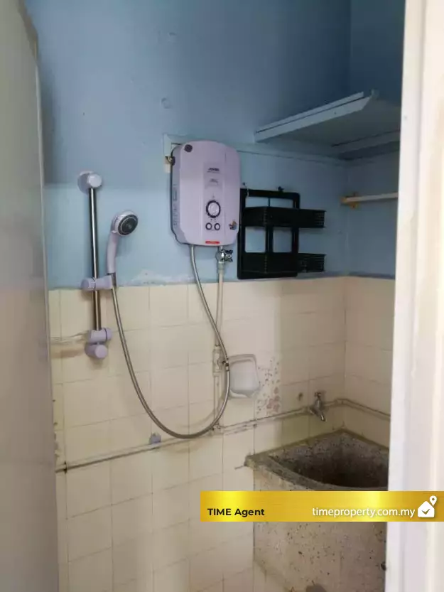 Flat Taman Lip Sin (Block 6) — photo 3