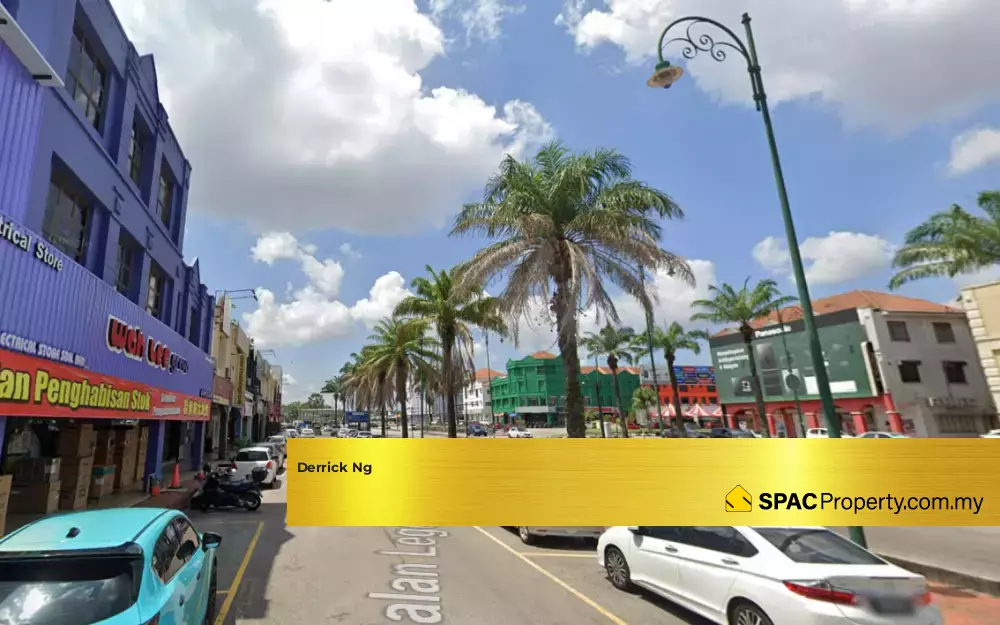 Lagenda Heights Facing Road Near Bank 1st Floor Shoplot for rent — photo 2