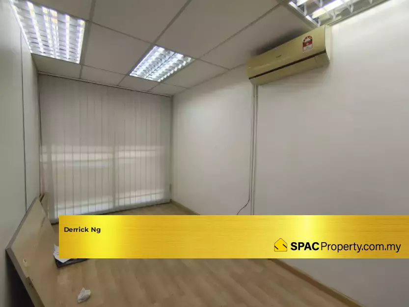 Taman Gunung Indah Facing Road 1st Floor Office Renovation For Rent — photo 4